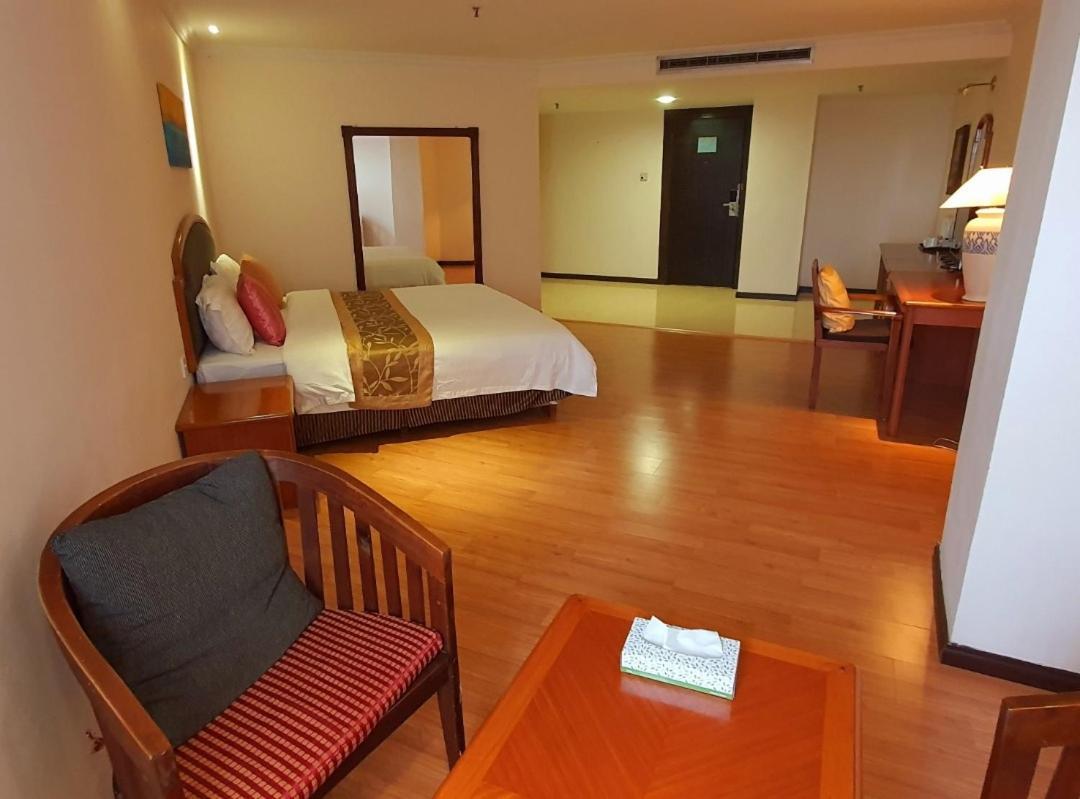 Kemena Plaza Hotel Bintulu Kültér fotó